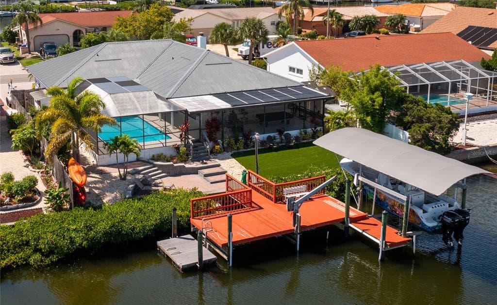 910 CHIPAWAY DRIVE APOLLO BEACH, FL 33572