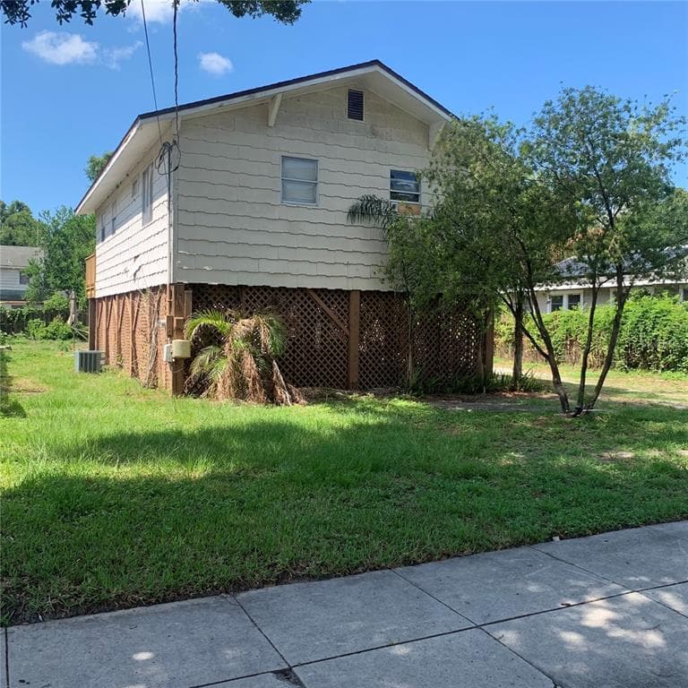 809 E LOUISIANA AVENUE TAMPA, FL 33603