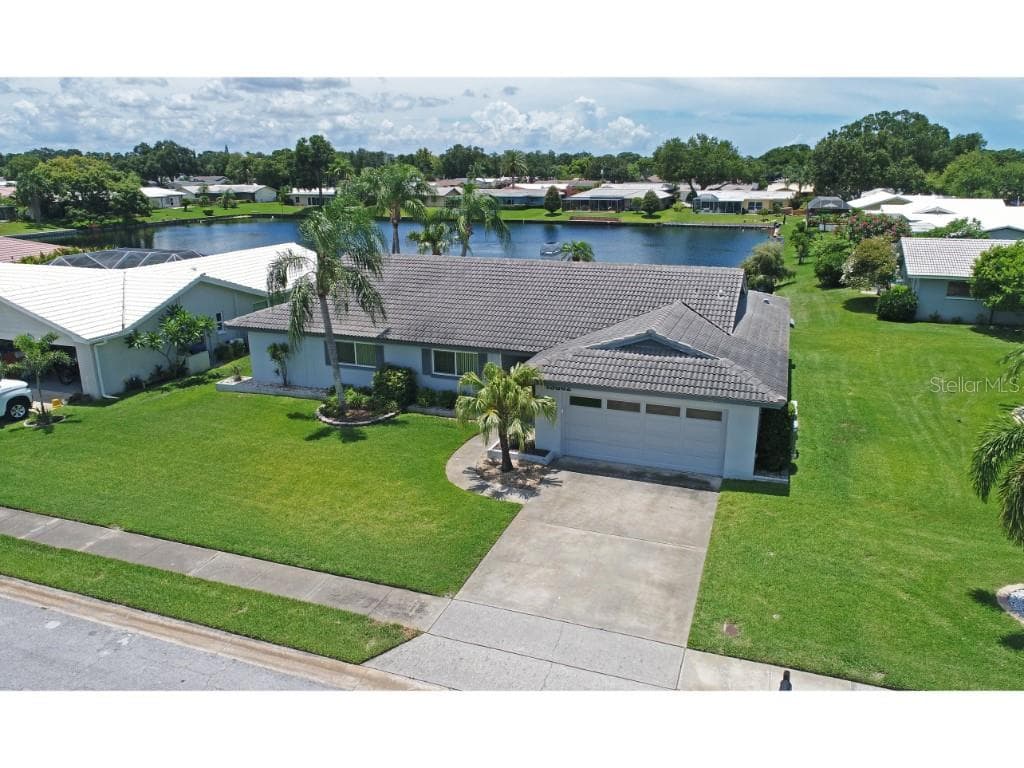 13862 KIMBERLY DRIVE LARGO, FL 33774