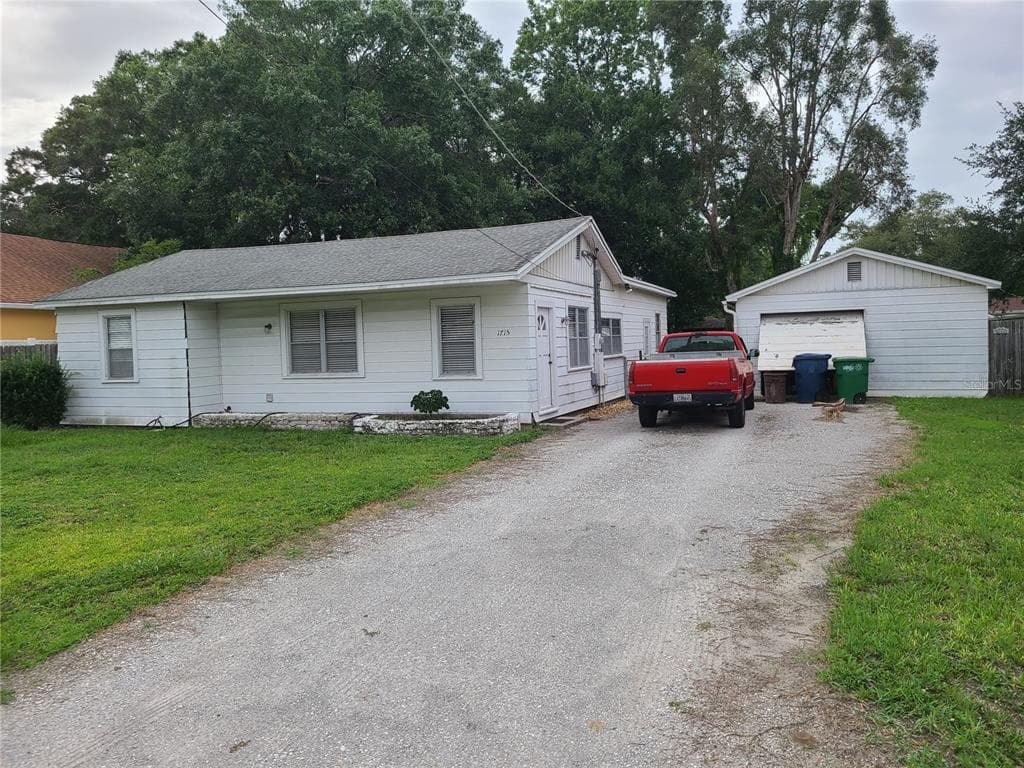 1715 W POWHATAN AVENUE TAMPA, FL 33603