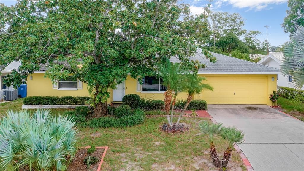737 MANOR DRIVE W DUNEDIN, FL 34698