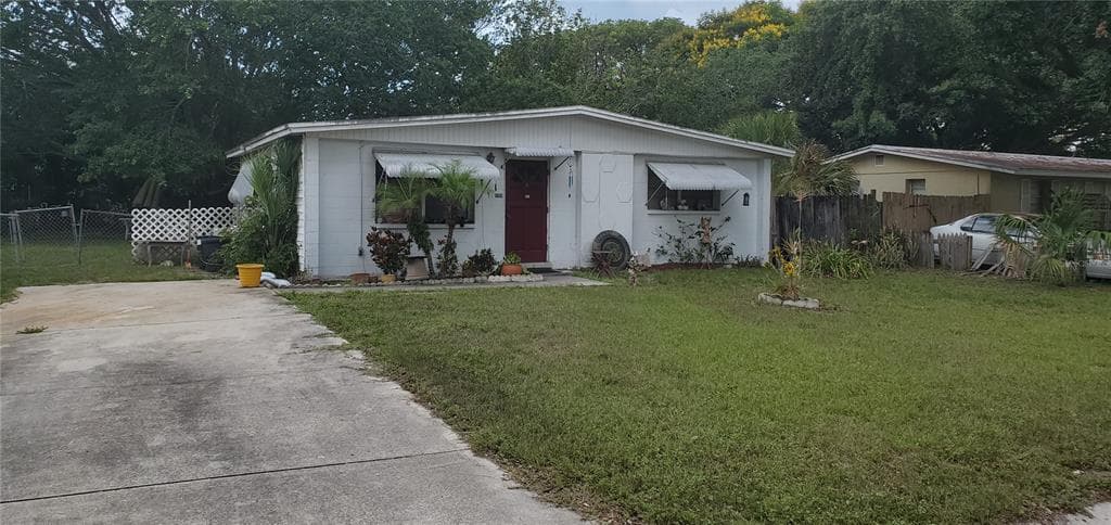 5620 43RD STREET E BRADENTON, FL 34203