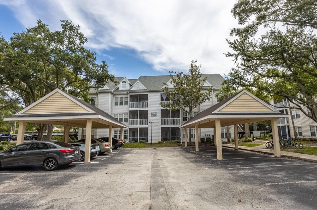 3313 HAVILAND COURT UNIT 303 PALM HARBOR, FL 34684