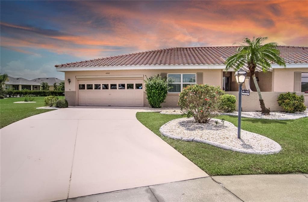 1002 ATHENS WAY SUN CITY CENTER, FL 33573