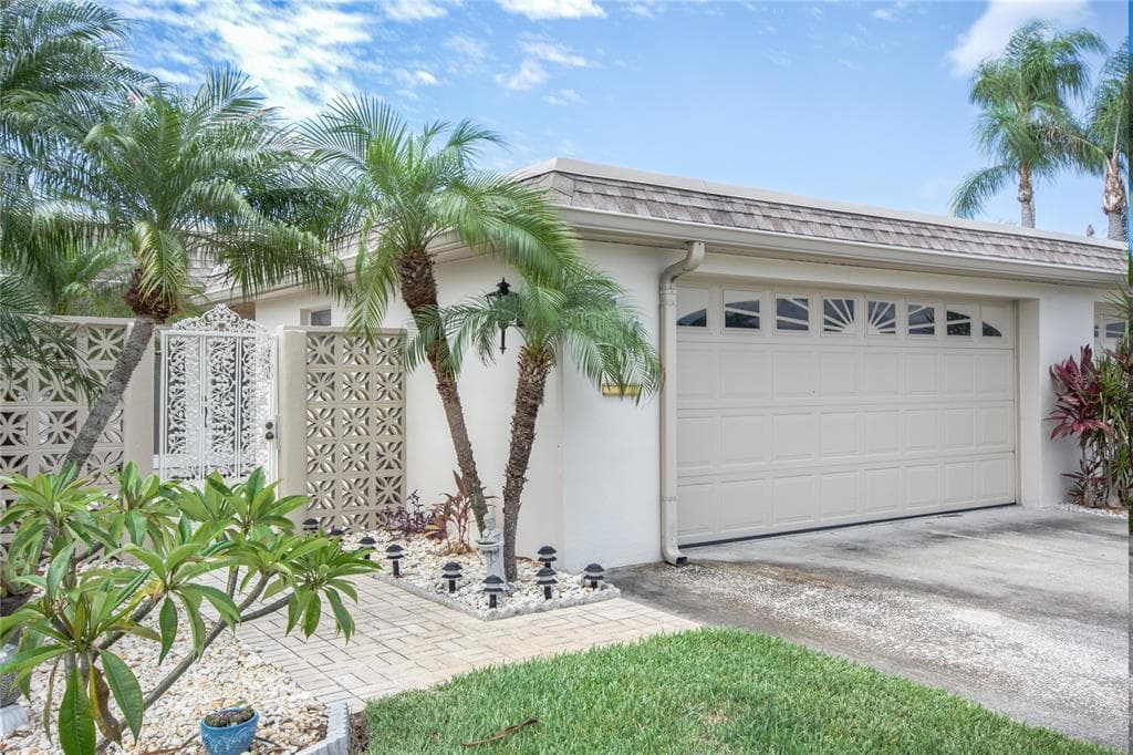 326 BOCA CIEGA POINT BOULEVARD N UNIT 1817