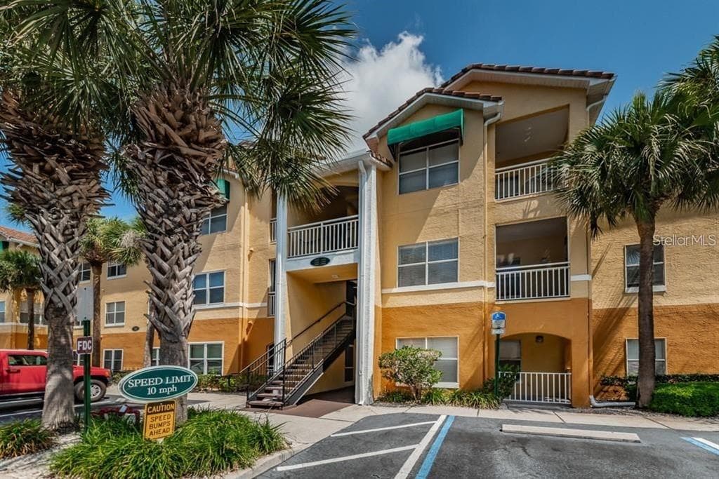 10764 70TH AVE UNIT 2103 SEMINOLE, FL 33772