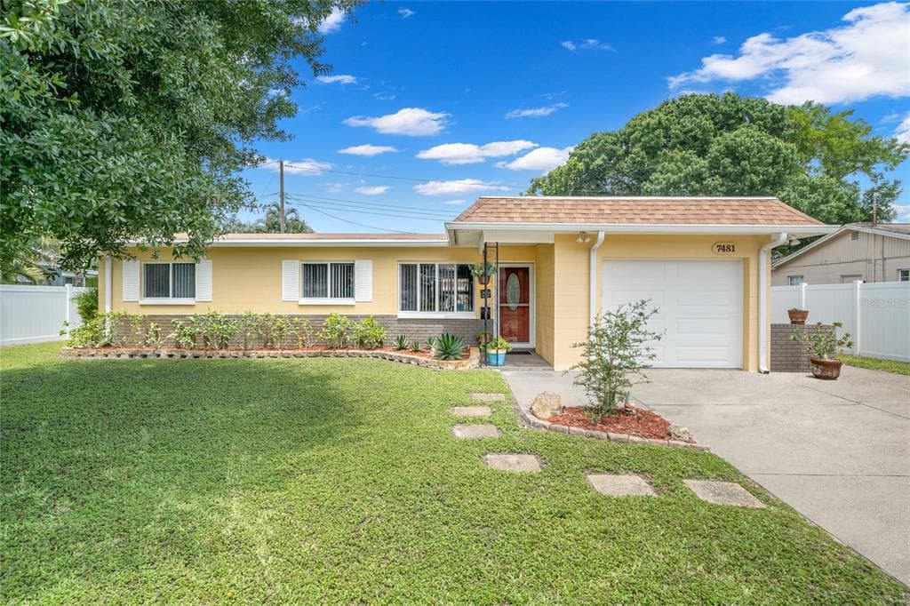 7481 OAK STREET NE ST PETERSBURG, FL 33702