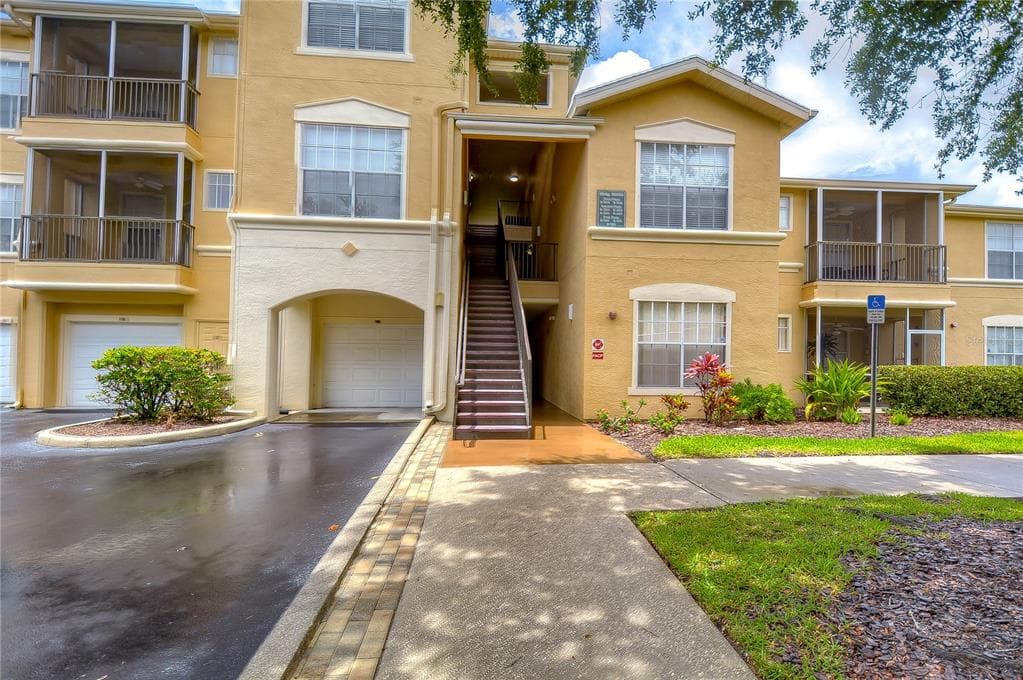 5125 PALM SPRINGS BOULEVARD UNIT 8105 TAMPA, FL 33647