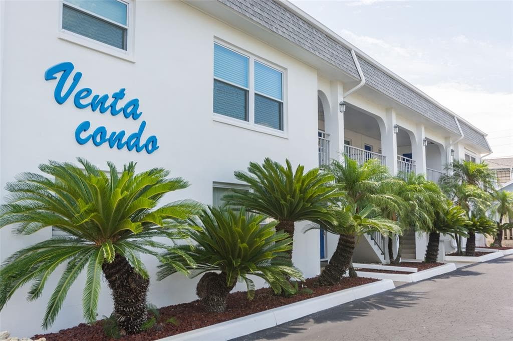 7151 SUNSET WAY UNIT 10 ST PETE BEACH, FL 33706
