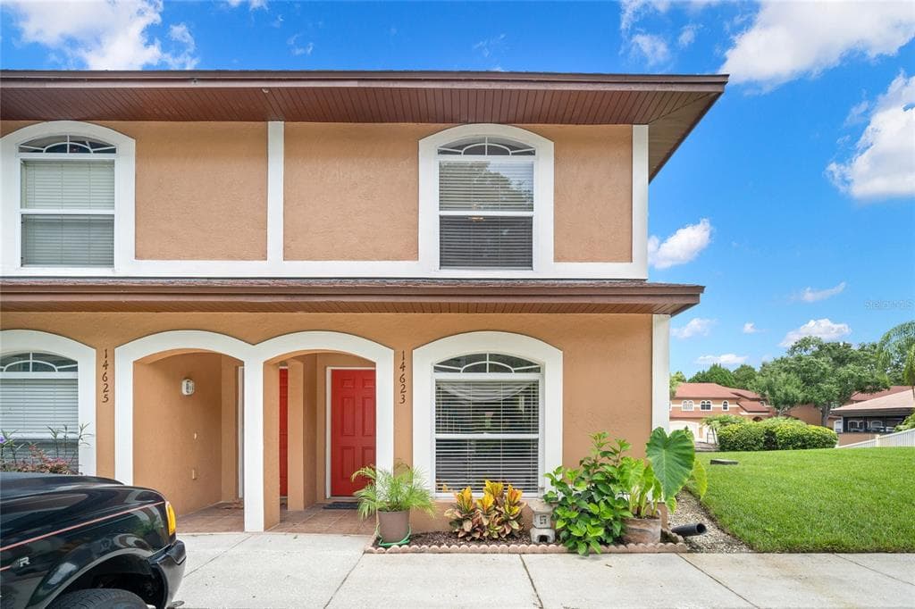 14623 PAR CLUB CIRCLE TAMPA, FL 33618