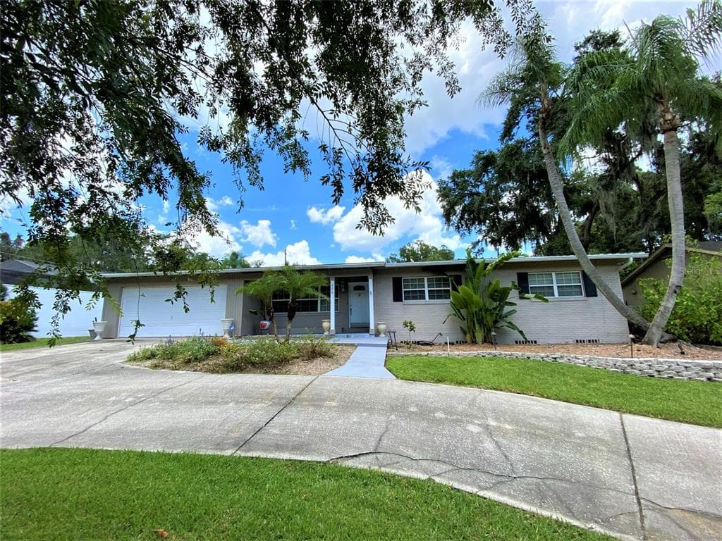 306 S RIVERHILLS DRIVE TEMPLE TERRACE, FL 33617