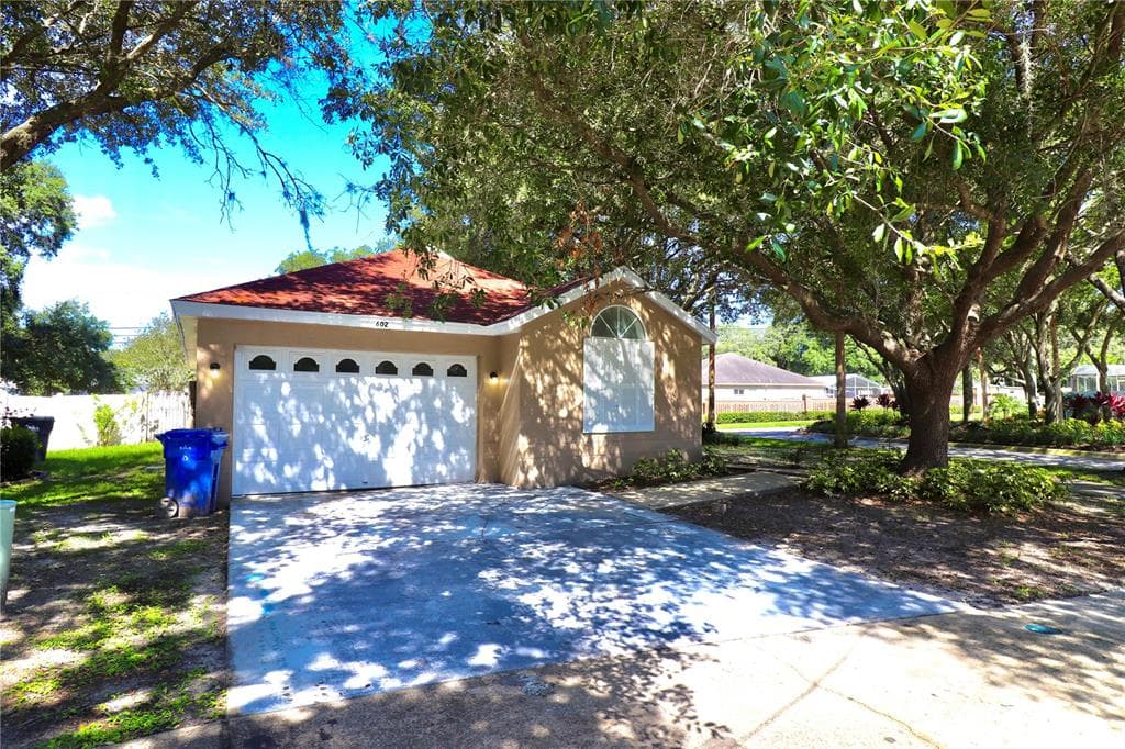 602 CAPE COD CIRCLE VALRICO, FL 33594
