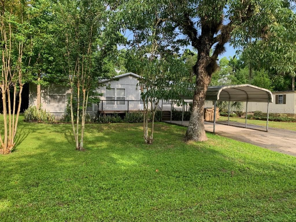 56224 TREE ROAD ASTOR, FL 32102