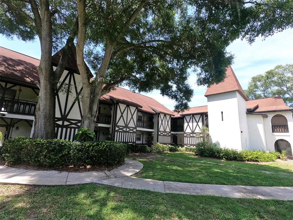 320 N BAYSHORE BOULEVARD UNIT 207 CLEARWATER, FL 33759