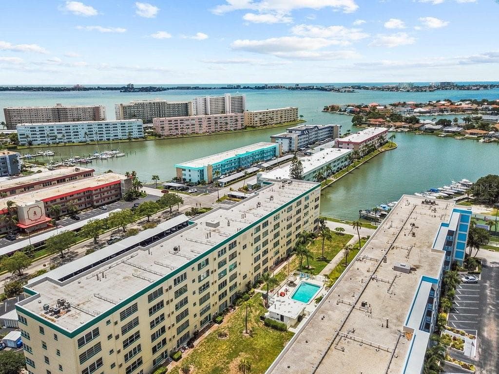 2960 59TH STREET S UNIT 108 GULFPORT, FL 33707