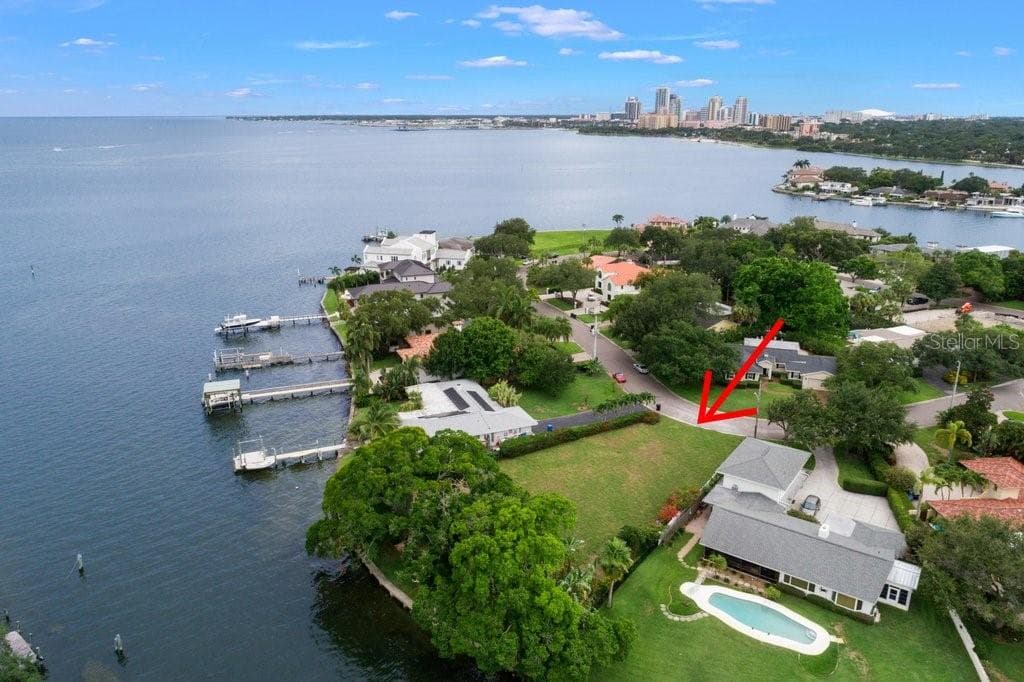 141 BAY POINT DRIVE NE ST PETERSBURG, FL 33704