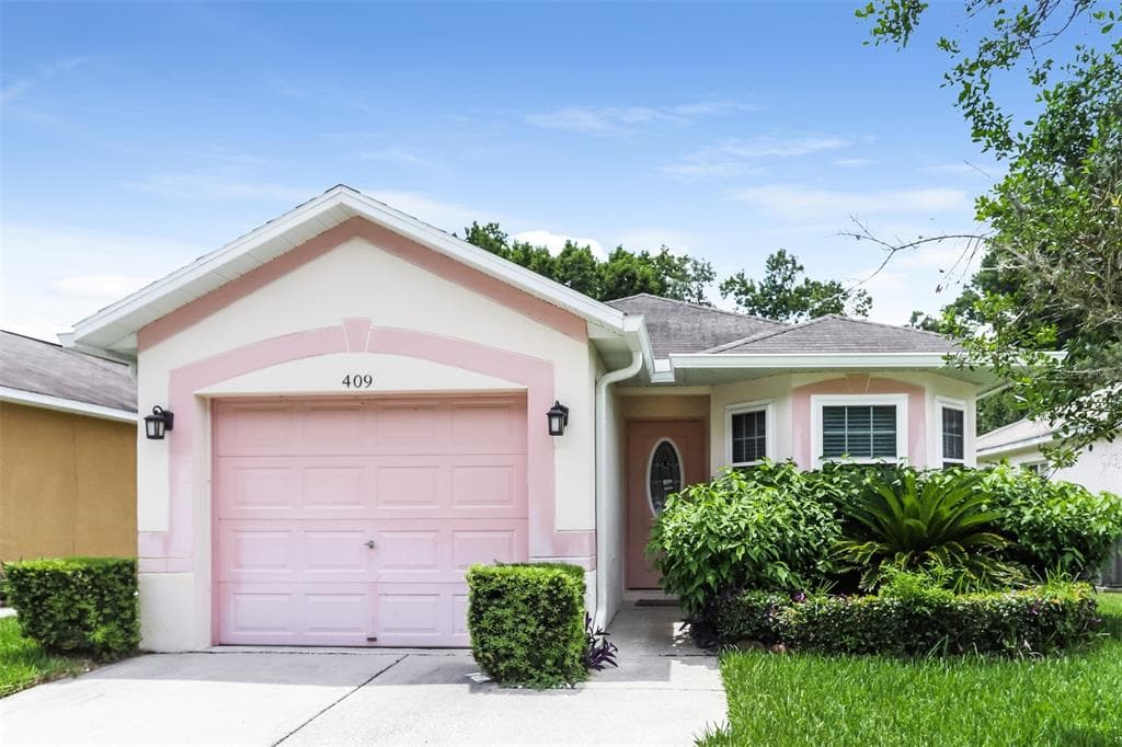 409 SCARLET MAPLE COURT PLANT CITY, FL 33563