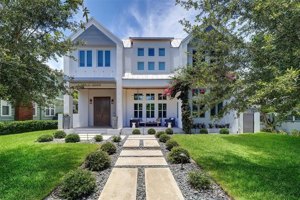 145 16TH AVENUE NE ST PETERSBURG, FL 33704