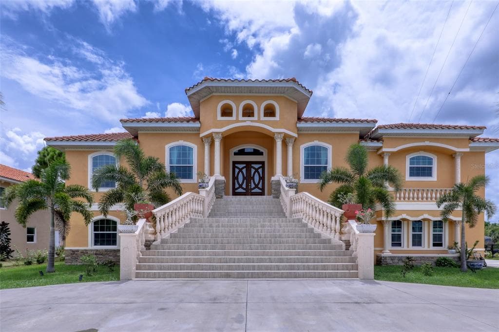 8295 CHEYENNE DRIVE SEMINOLE, FL 33777