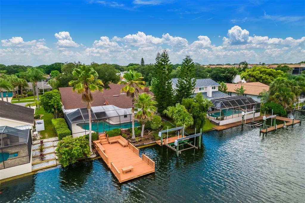 6121 GALLEON WAY TAMPA, FL 33615