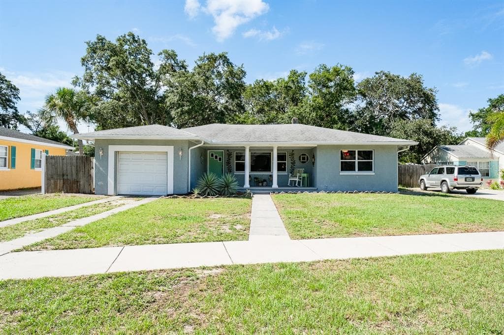 245 GARDEN CIRCLE S DUNEDIN, FL 34698
