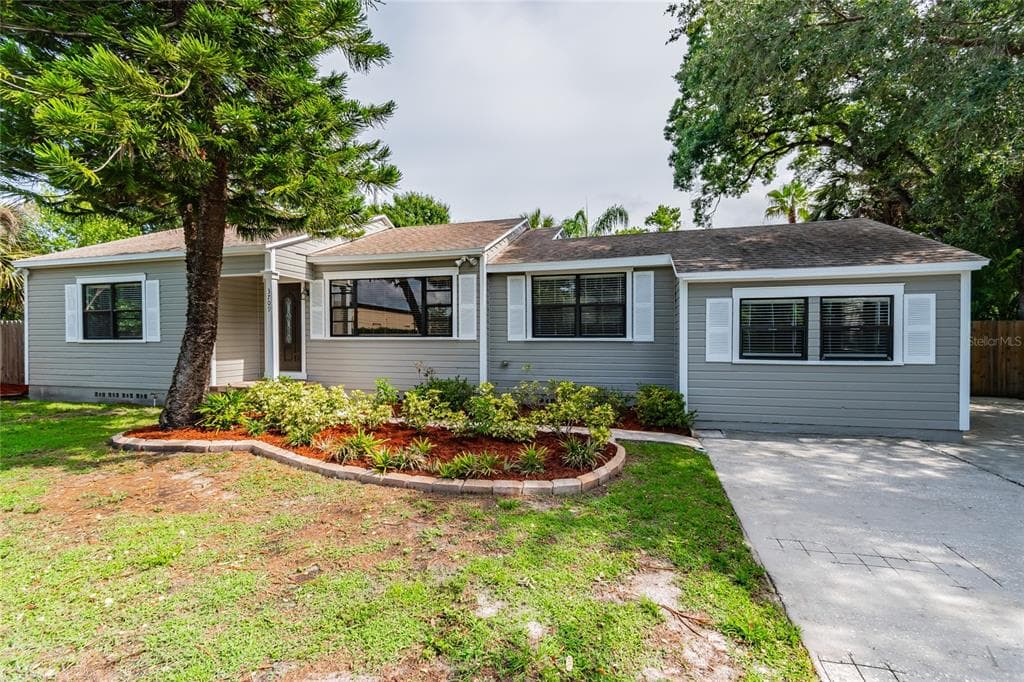3709 W GRIFLOW STREET TAMPA, FL 33629