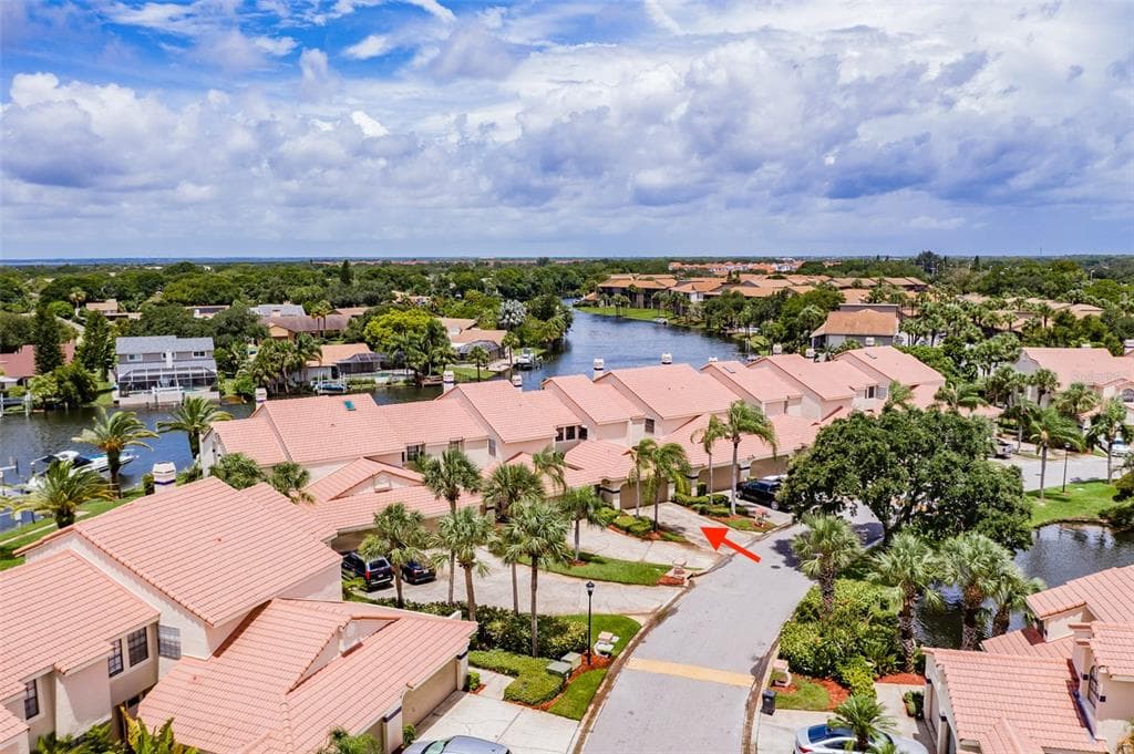 10442 SAINT TROPEZ PLACE UNIT 10442 TAMPA, FL 33615