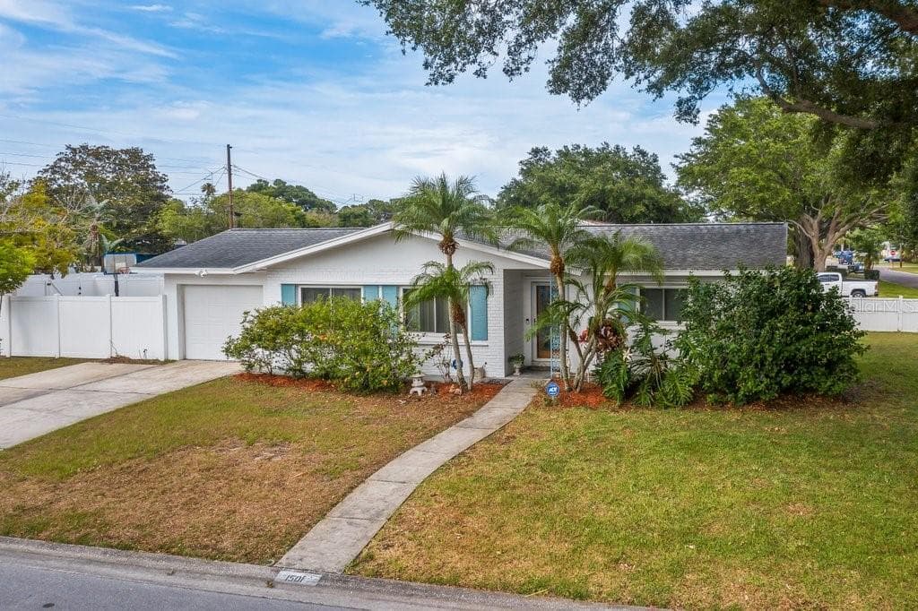 1501 38TH STREET N ST PETERSBURG, FL 33713