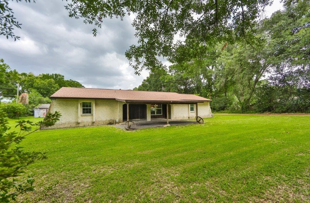 1302 S TAYLOR ROAD SEFFNER, FL 33584