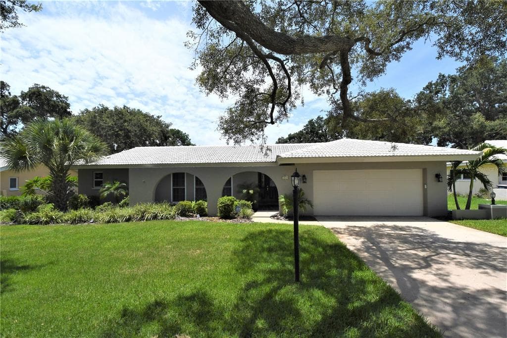 2225 MINNEOLA ROAD CLEARWATER, FL 33764