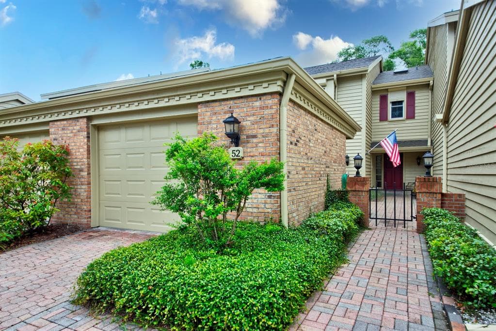 52 PELICAN PLACE UNIT 503