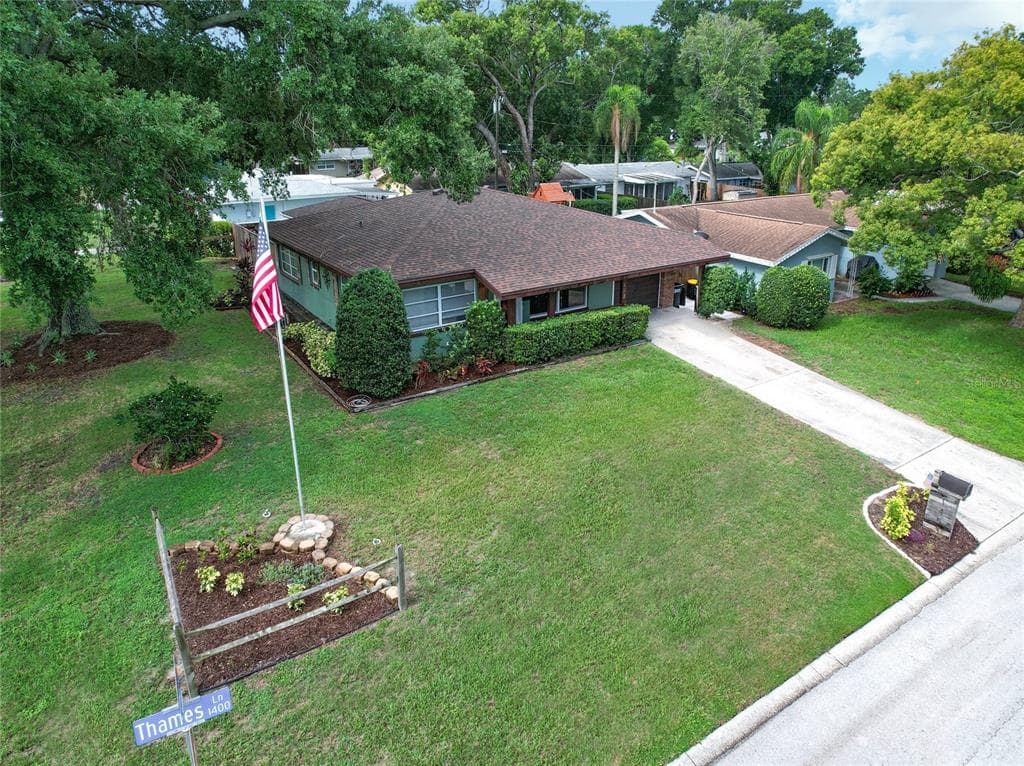 1453 THAMES LANE CLEARWATER, FL 33755