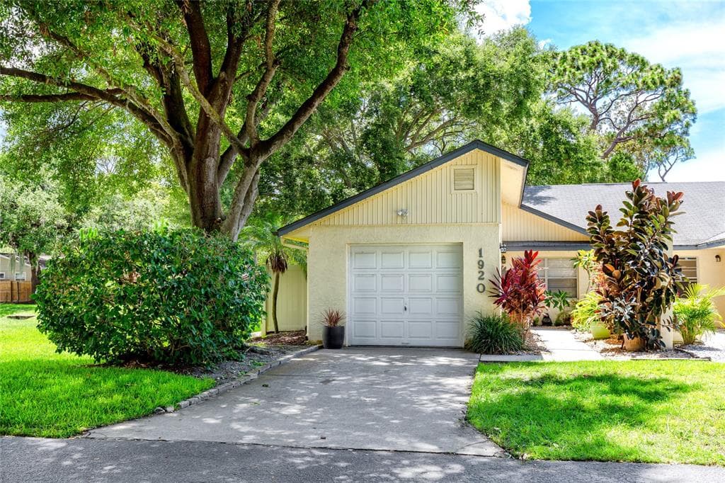 1920 ELAINE DRIVE UNIT 9 CLEARWATER, FL 33760