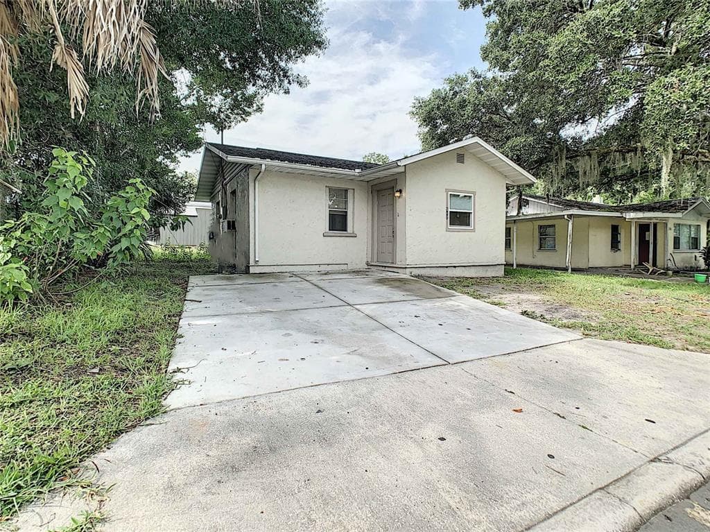 512 W LOWELL STREET LAKELAND, FL 33805