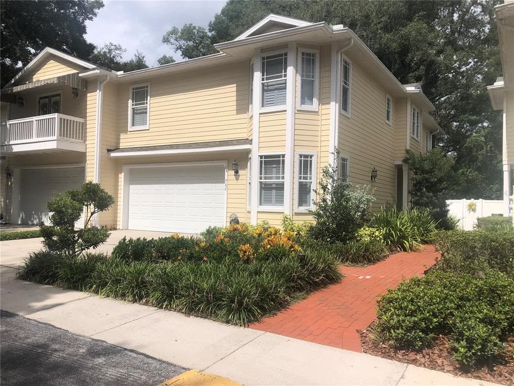 902 LUMSDEN RESERVE DRIVE BRANDON, FL 33511