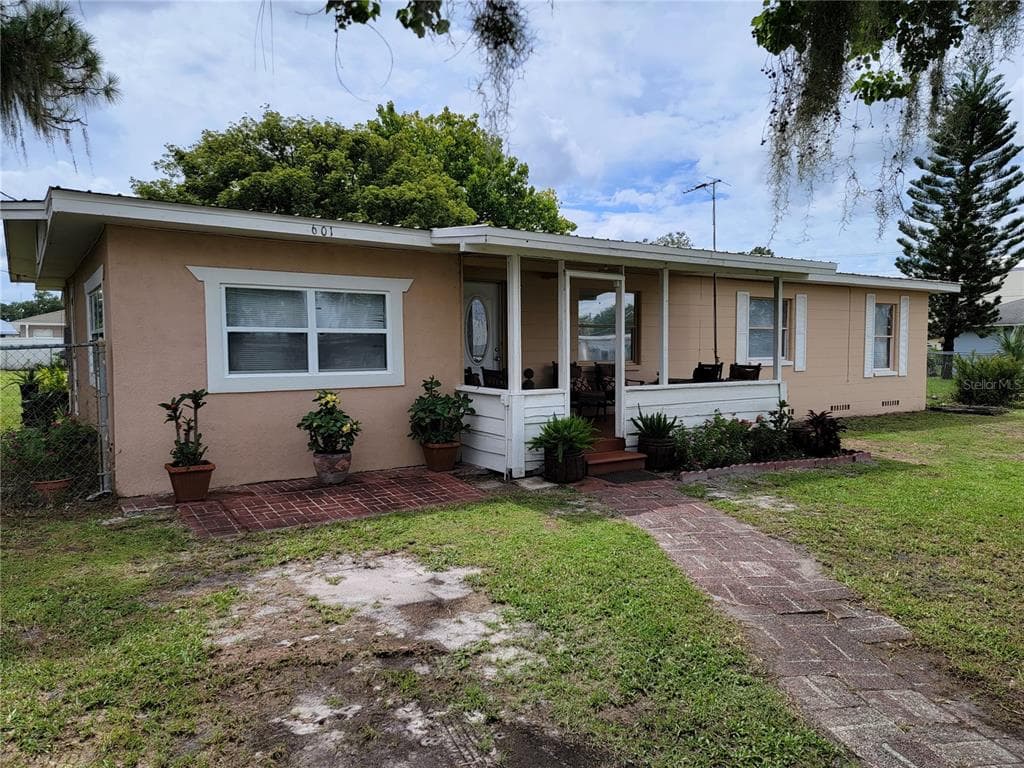 601 N PLANT AVENUE PLANT CITY, FL 33563