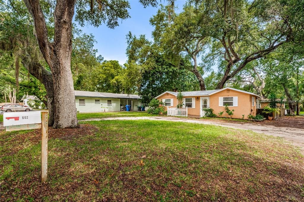 602 15TH AVENUE NW LARGO, FL 33770