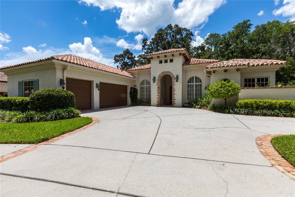 1812 BELLA LAGO LANE TAMPA, FL 33618