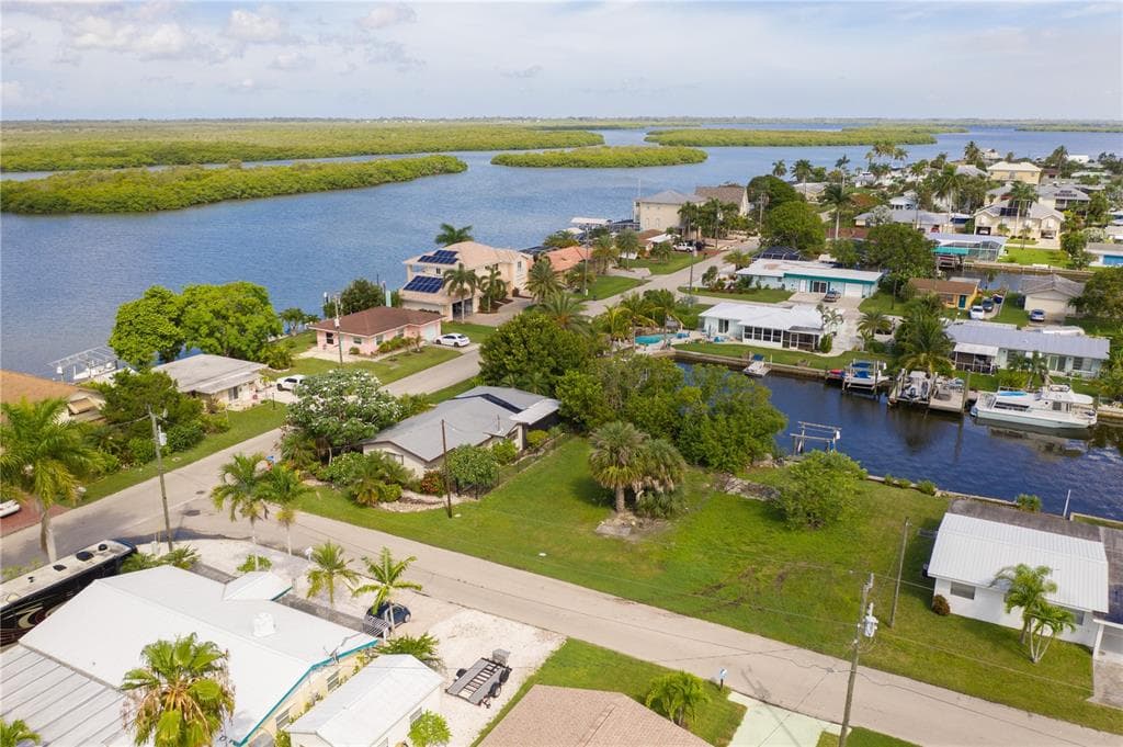 2626 BAYSHORE DRIVE MATLACHA, FL 33993