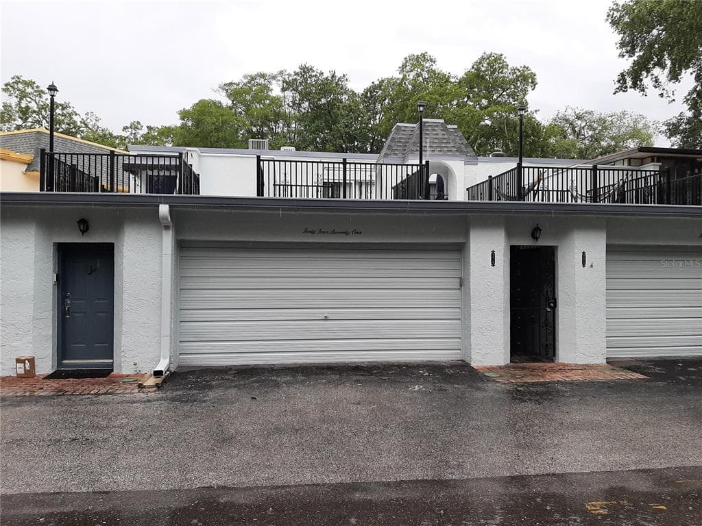 4471 VIEUX CARRE CIRCLE TAMPA, FL 33613
