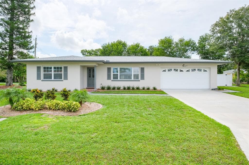 2249 EDYTHE DRIVE DUNEDIN, FL 34698