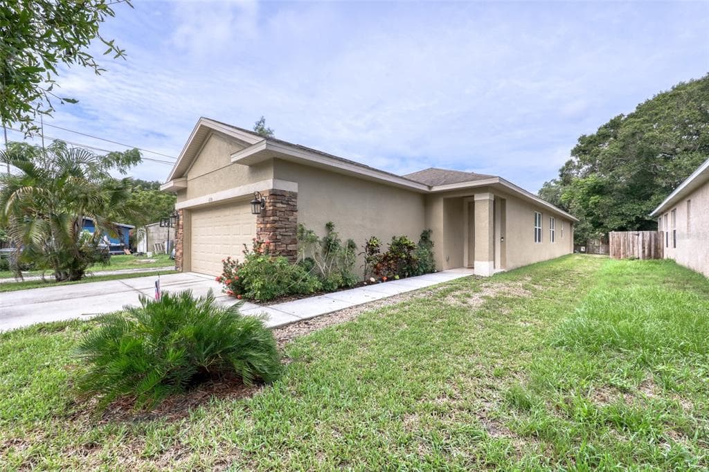 635 PINE STREET SAFETY HARBOR, FL 34695