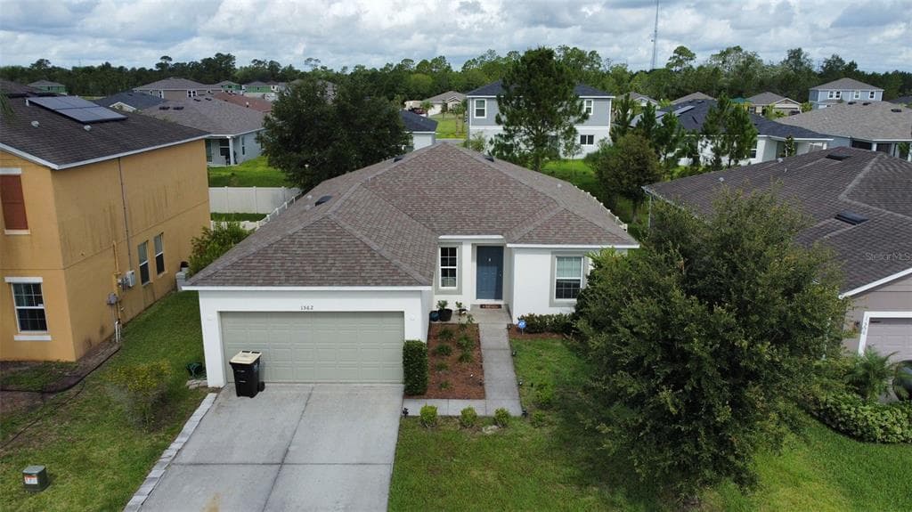1562 TAMARIND ROAD DAVENPORT, FL 33896