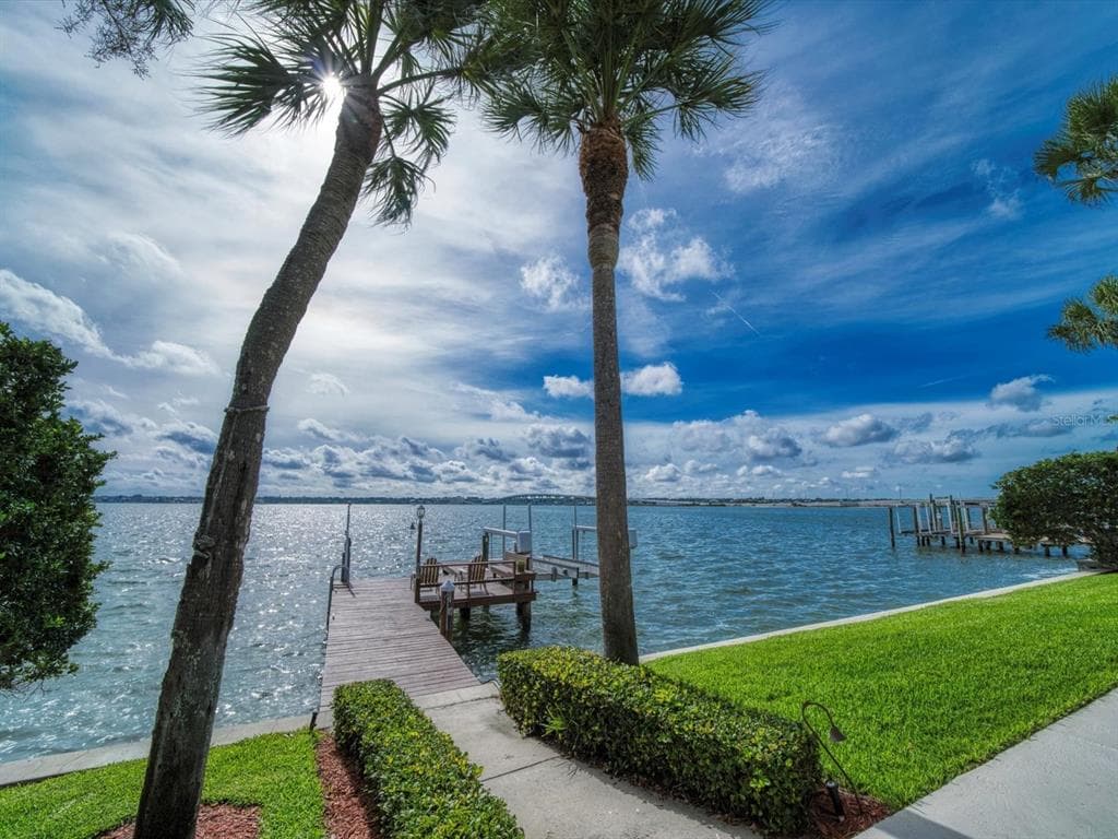 118 15TH STREET BELLEAIR BEACH, FL 33786