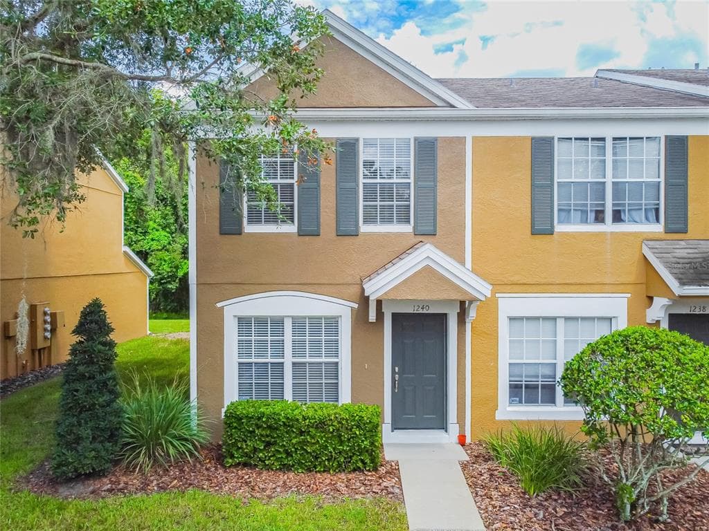 1240 STANDRIDGE DRIVE WESLEY CHAPEL, FL 33543