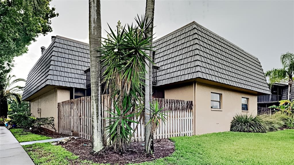 14521 CATALINA CIRCLE SEMINOLE, FL 33776
