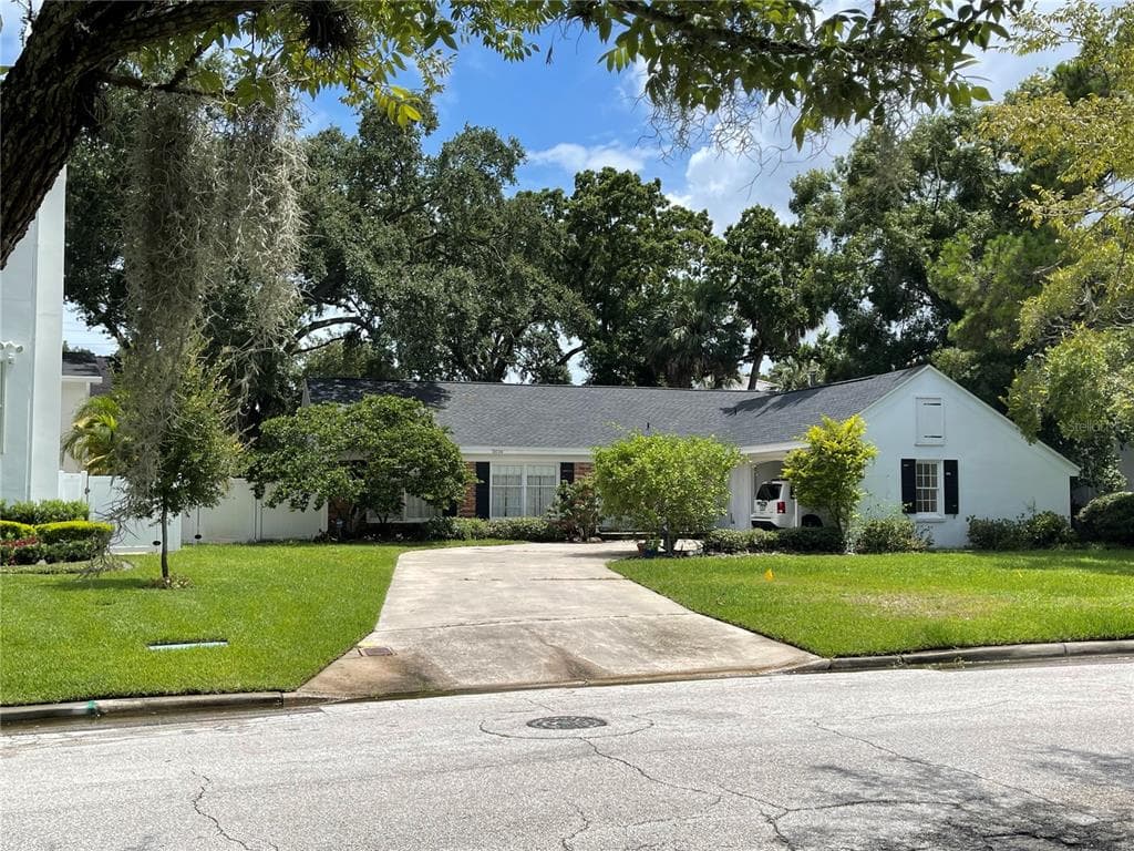 5016 W DICKENS AVENUE TAMPA, FL 33629