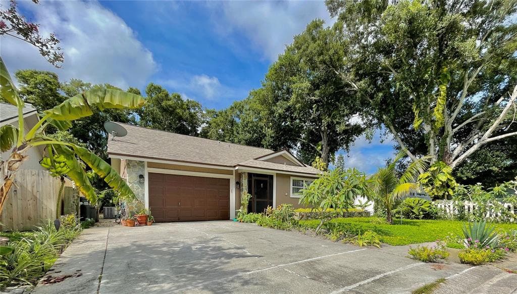 3000 WHISPERING DRIVE N LARGO, FL 33771