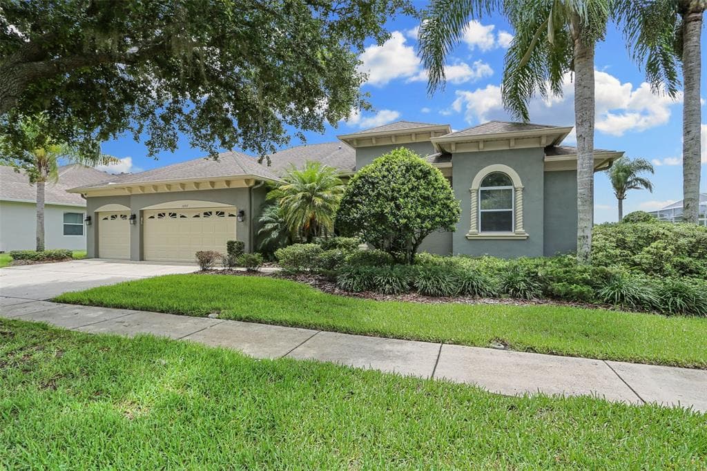 10707 PLANTATION BAY DRIVE TAMPA, FL 33647