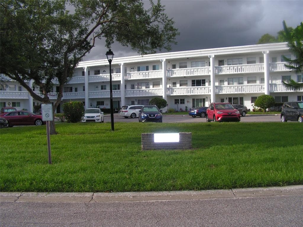 2454 AUSTRALIA WAY E UNIT 14 CLEARWATER, FL 33763